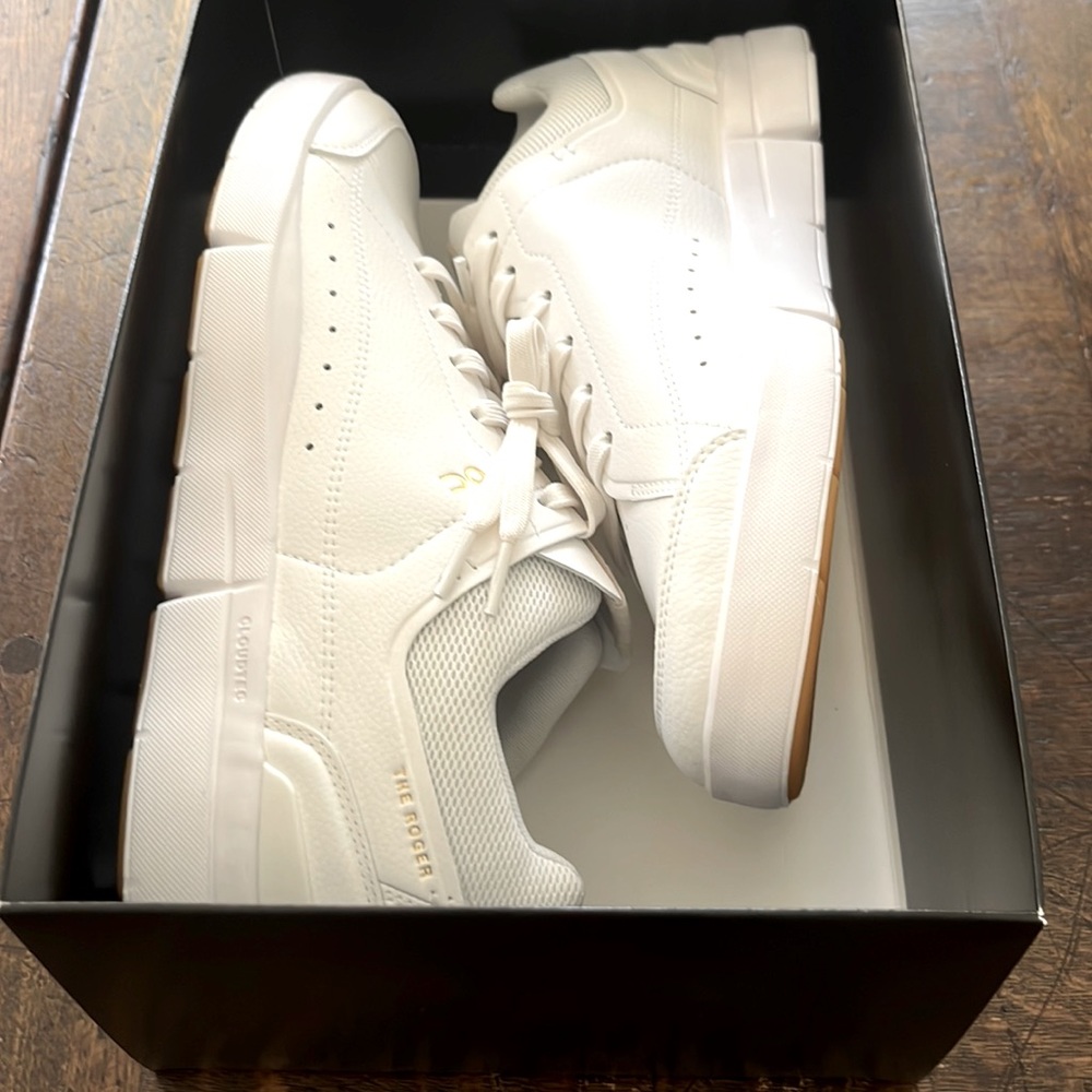 On Running Cloud The Roger white mens sneaker brand new